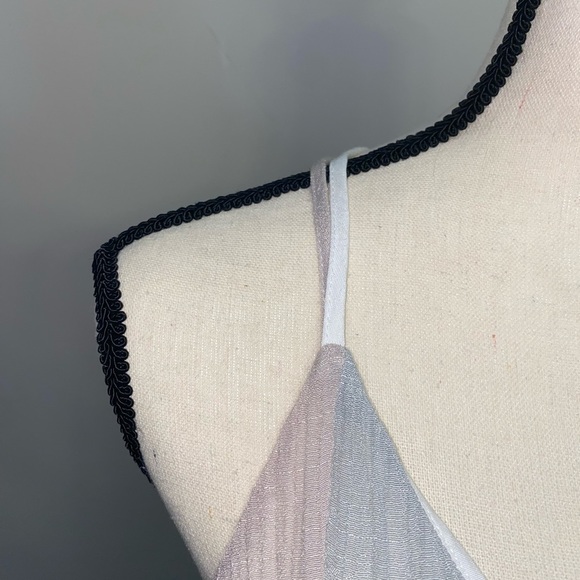 Color Block Tank Top - Picture 3 of 6